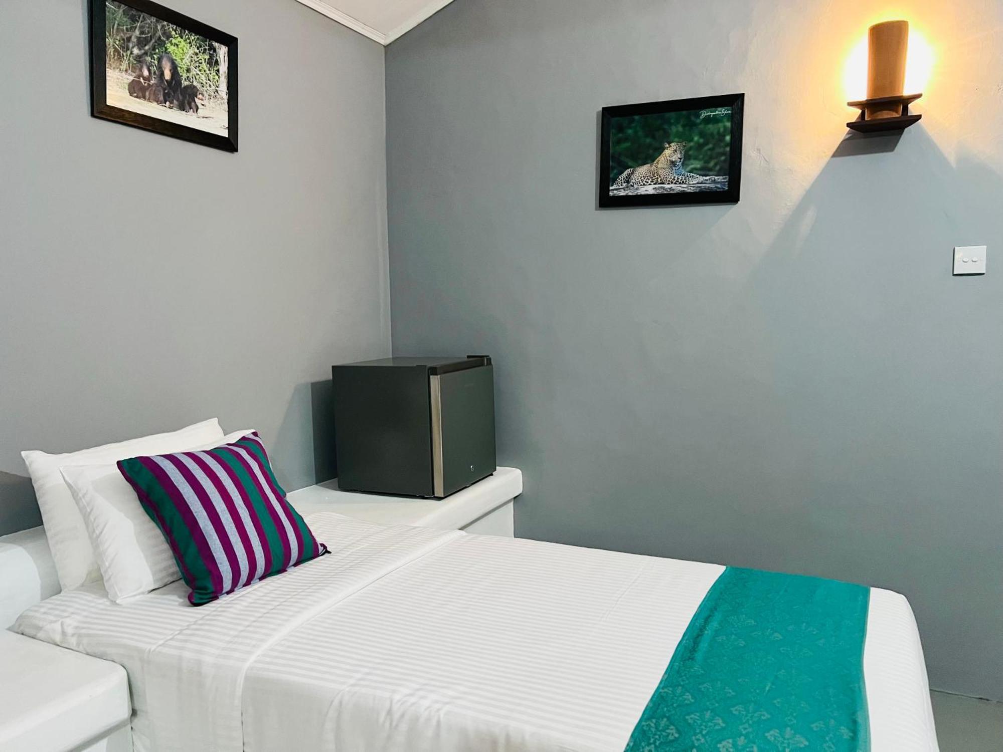 Kingfisher Beach Resort-Yala Kirinda  Eksteriør billede