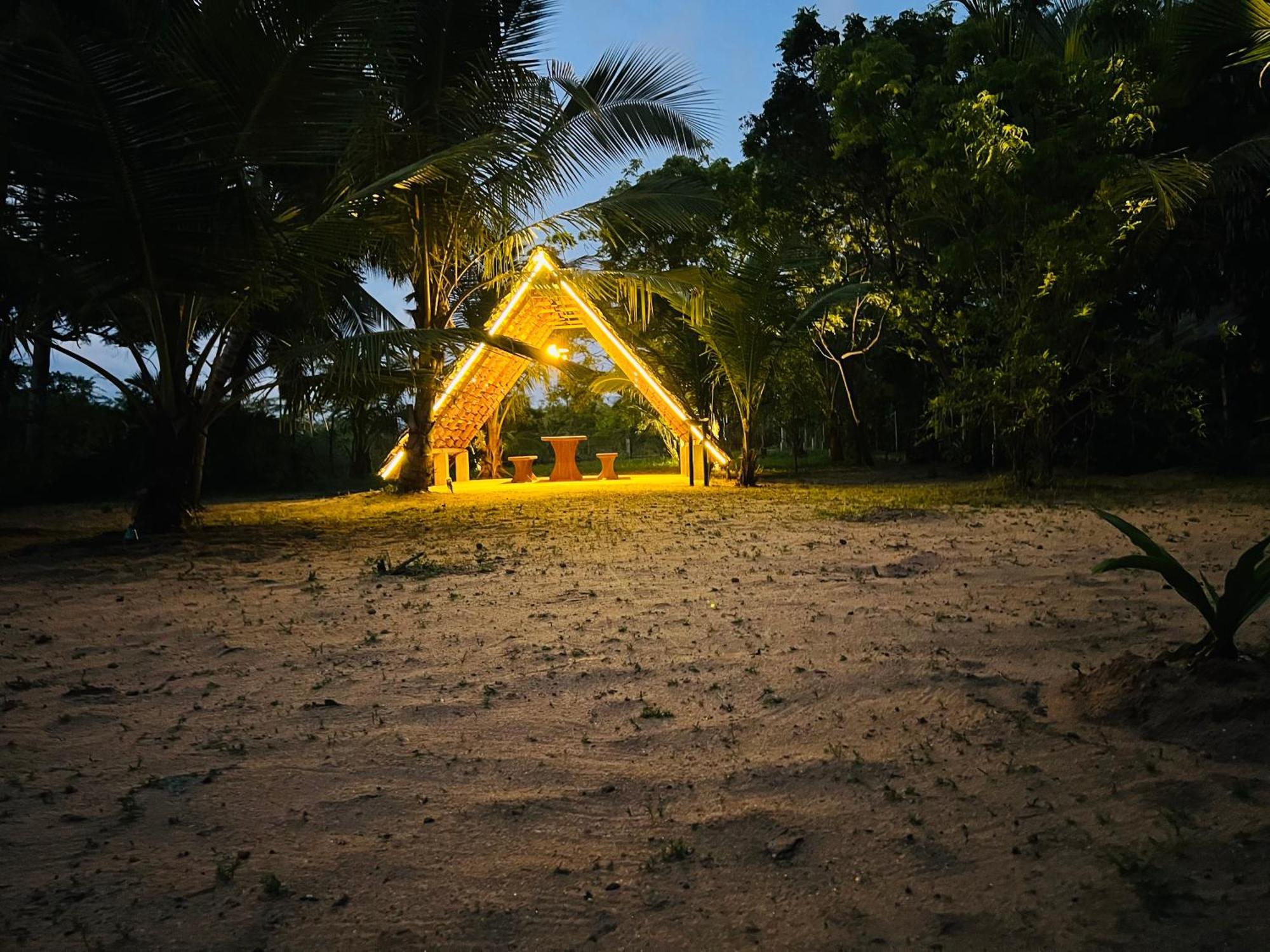 Kingfisher Beach Resort-Yala Kirinda  Eksteriør billede